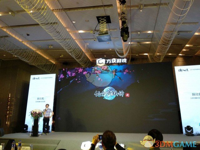 重磅数据公布！特朗普再怼鲍威尔：你到底怎么回事，降息啊！